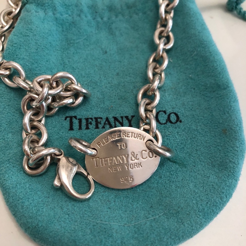 AUTHENTIC  Tiffany oval tag choker necklace